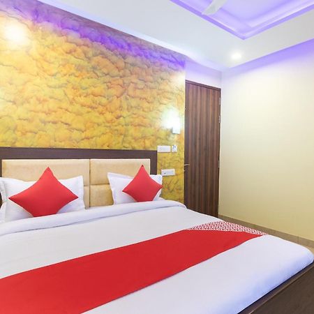 OYO 29932 Hotel R S Plaza New Delhi Exterior foto