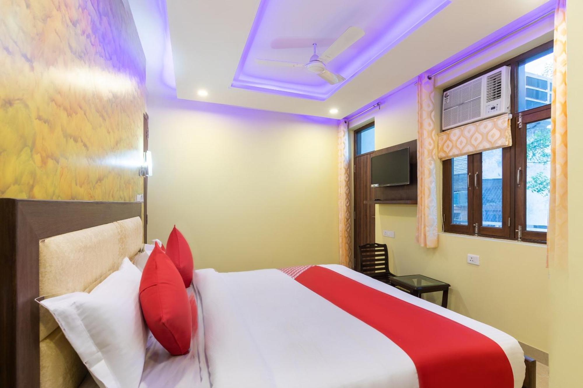 OYO 29932 Hotel R S Plaza New Delhi Exterior foto