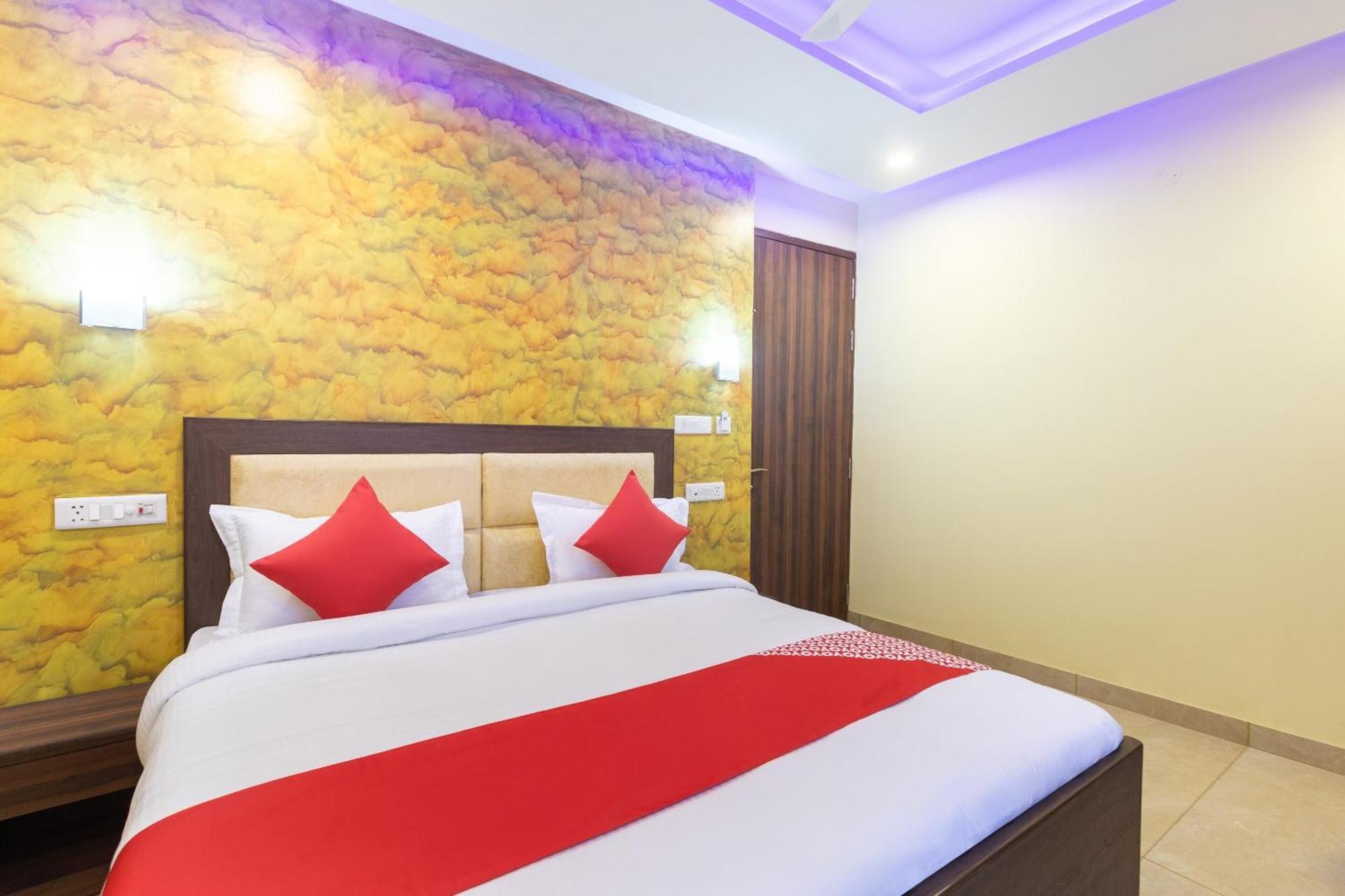 OYO 29932 Hotel R S Plaza New Delhi Exterior foto